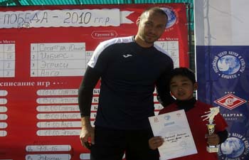 Юные российские соотечественники Кыргызстана сошлись в футбольном турнире к 75-летию Победы
