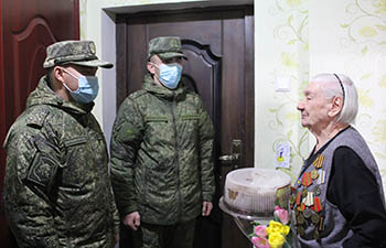 российские военные таджикистане поздравили международным женским днем ветерана 