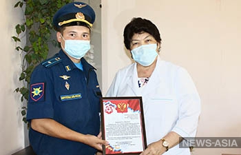 Военнослужащие российской базы в Канте поздравили врачей с Днём медицинского работника