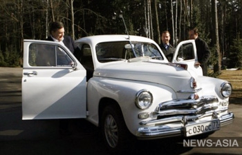 Президенты Украины и России прокатятся за рулем ретро автомобилей