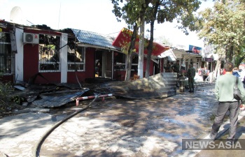Крупный пожар в центре Бишкека уничтожил полтора десятка коммерческих объектов