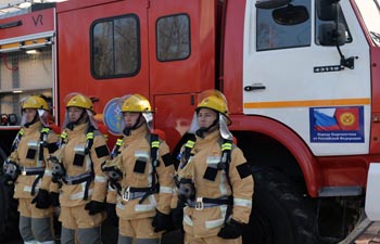 Россия передала Кыргызстану 40 пожарных автоцистерн
