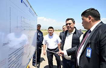 Садыр Жапаров в Джалал-Абадской области ознакомился с модернизацией аэропорта «Караван»