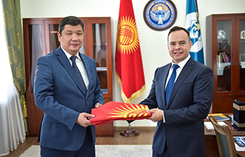 Мэр города Бишкек встретился с Героем России