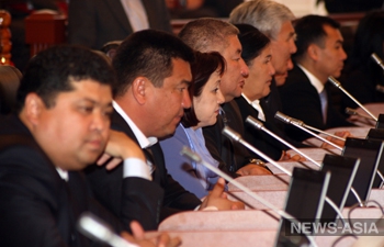 Киргизская парламентская коалиция большинства может пополнить свои ряды депутатами из «Ар-Намыса»