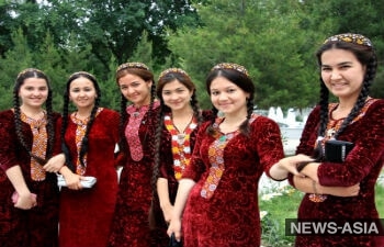 Как президенты стран Центральной Азии поздравляют женщин с Международным женским днем?