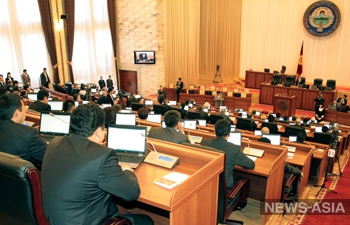 Роза Отунбаева призвала депутатов парламента как можно скорее принять закон «О выборах Президента КР»