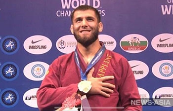 Спортсмен из Кыргызстана стал чемпионом мира по грэпплингу