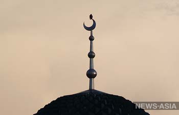 Мусульмане Киргизии узнают дату священного месяца Рамазан из телеобращения