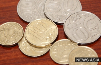 Курс казахского тенге на валютных торгах резко ослаб, Нацбанк провел интервенцию