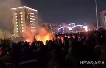«Газовый бунт» в Казахстане. Митингующие в городах не расходятся, к ним обратился президент Токаев