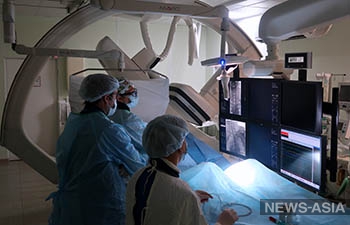 Уральские врачи избавили пациентку от очень редкого осложнения после протезирования аневризмы аорты