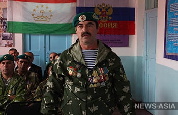 Российские военнослужащие в Таджикистане провели урок мужества для учеников старших классов