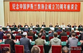 Китайским мусульманам сказали, что они должны проповедовать в мечетях коммунизм