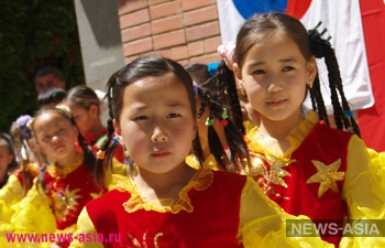 Киргизские танцоры дали концерт в Японии