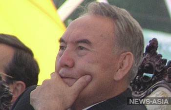 Назарбаев вновь готов бороться за власть