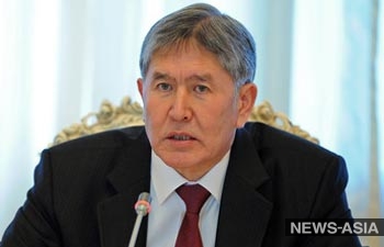 Глава Киргизии Алмазбек Атамбаев  вышел с больничного и приступил к работе